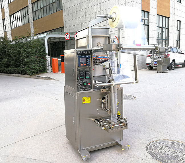 星火小型自動(dòng)火鍋底料包裝機(jī)廠家設(shè)備展示